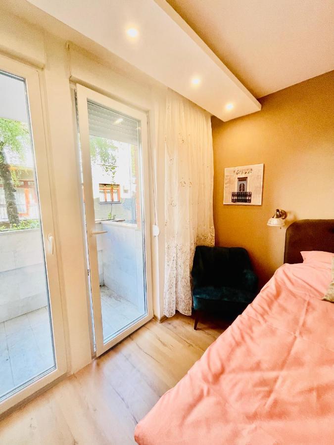 Apartman Centar Sa Sigurnim Parkingom SJJ Eksteriør billede